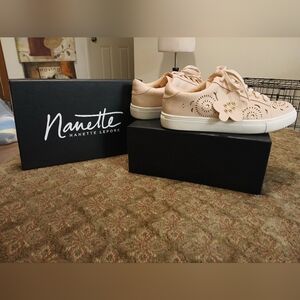 Nanette Lepore, Dusty Pink, Size 8M, Women's leisure shoes.